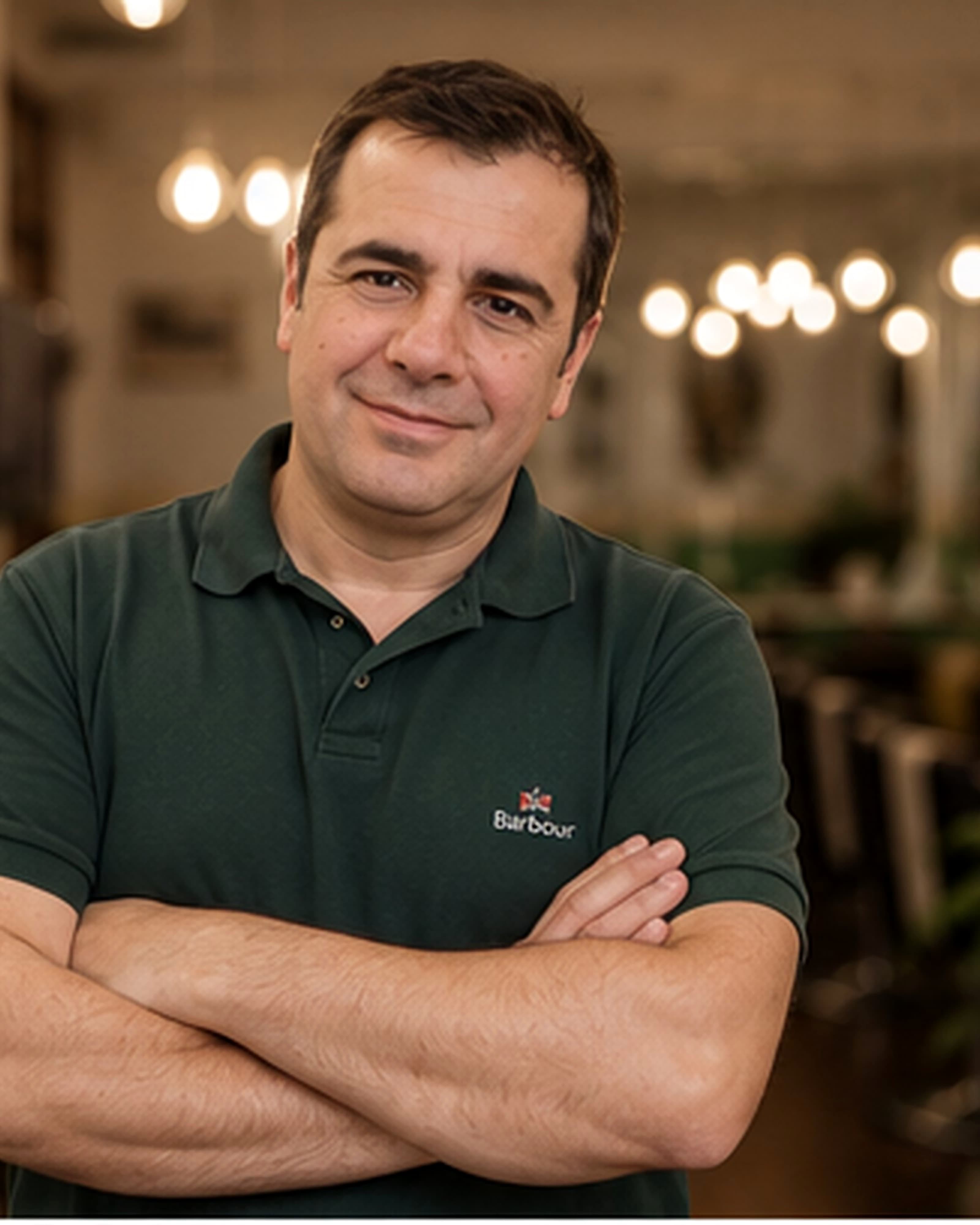 Ariel — estilista y fundador del salón